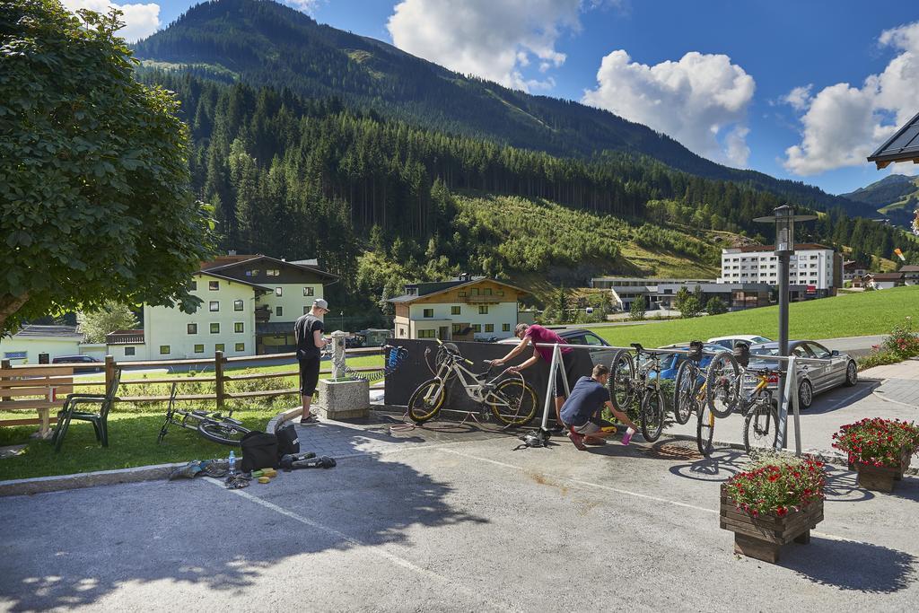 Pension Gabi Saalbach-Hinterglemm Exterior foto